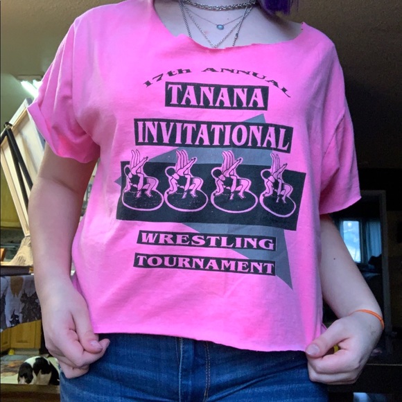 Vintage off the shoulder Alaskan wrestling croptop - Picture 4 of 7